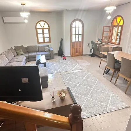Ada Özdere